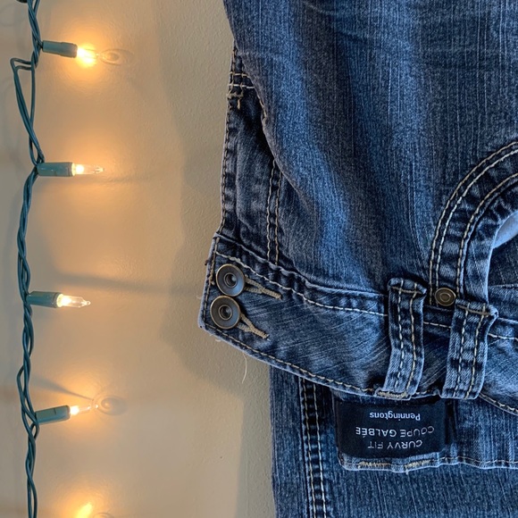 Curvy fit light wash jeans - Picture 2 of 2